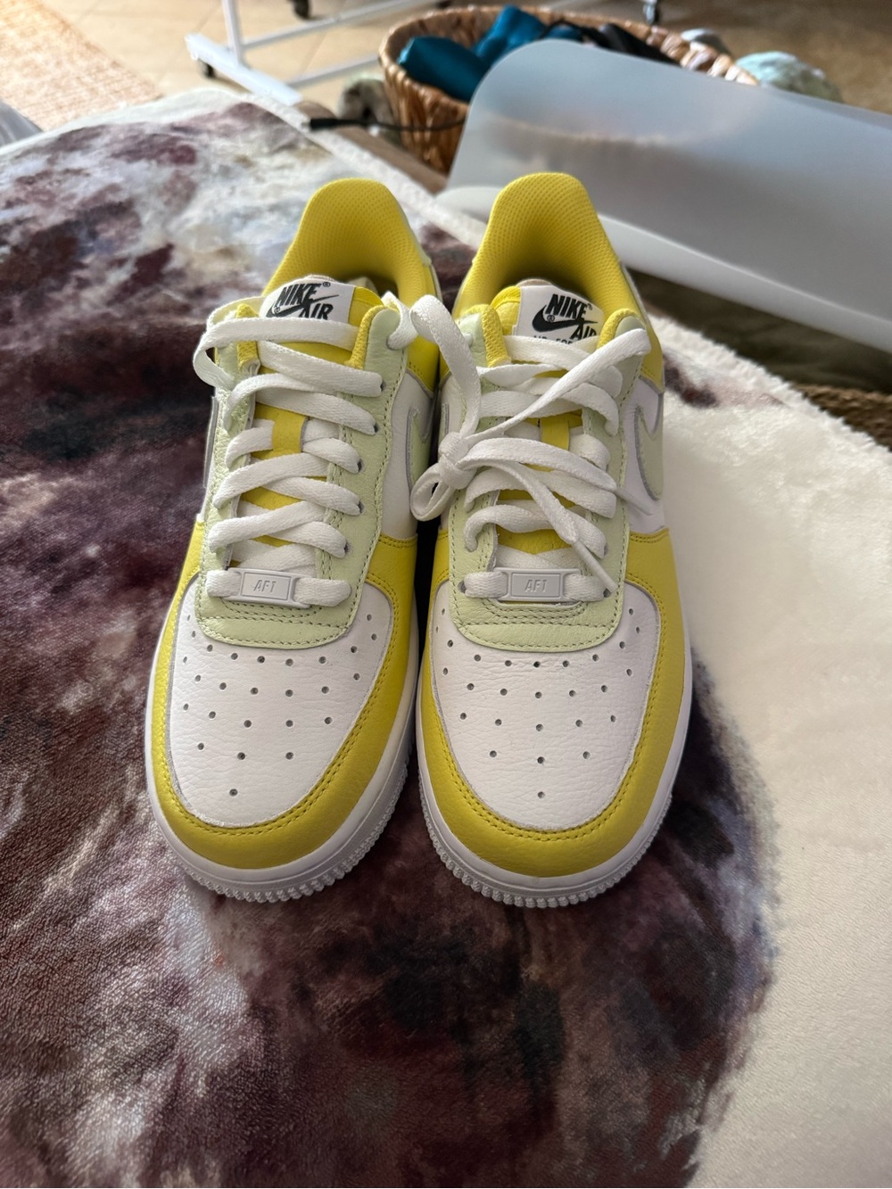 Nike Low-Top Sneakers in White and Yellow